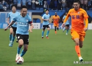 开云APP-大连人队长受伤临时退出联赛，或影响中超赛况