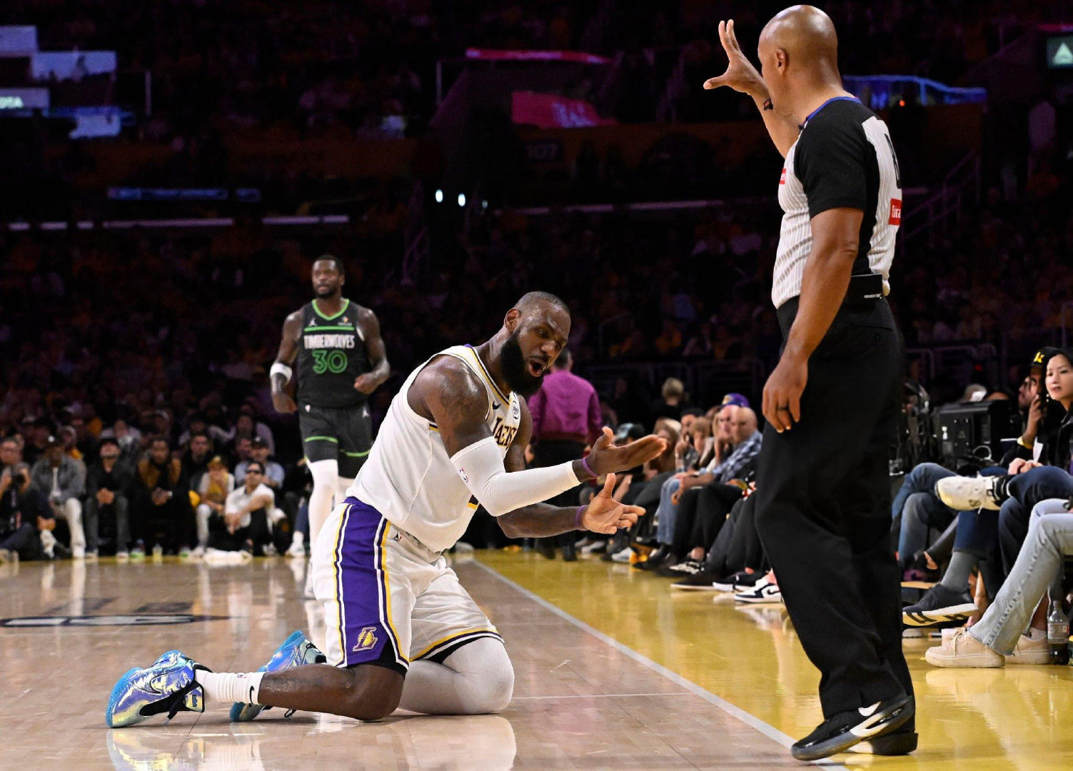 森林狼队遭遇连败，反思球队战术