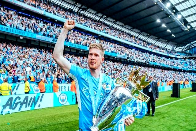 罗马横扫利物浦，德布劳内完成高光表现顶尖较量季后赛，让粉丝疯狂欢呼的简单介绍