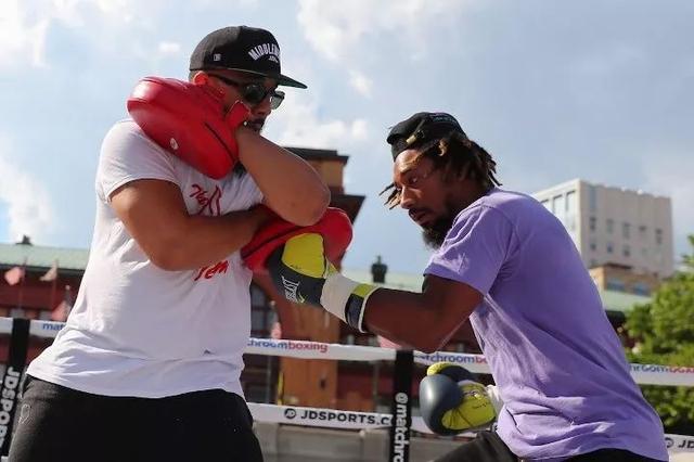 关于专家预测拳击胜率超六成,结果成焦点的信息 关于专家预测拳击胜率超六成,结果成焦点的信息