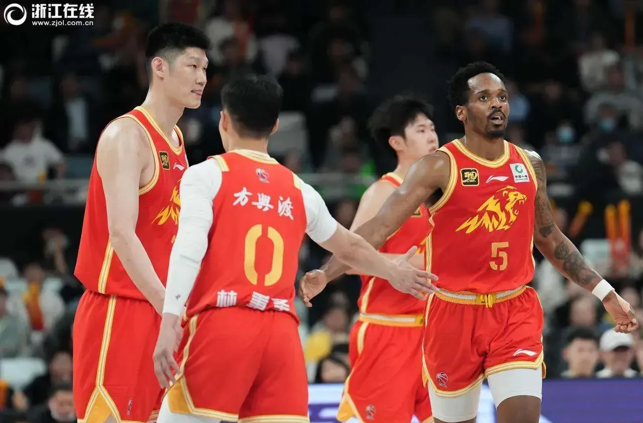 北京队与江苏队对决,北京队整体态势稳定 北京队与江苏队对决,北京队整体态势稳定