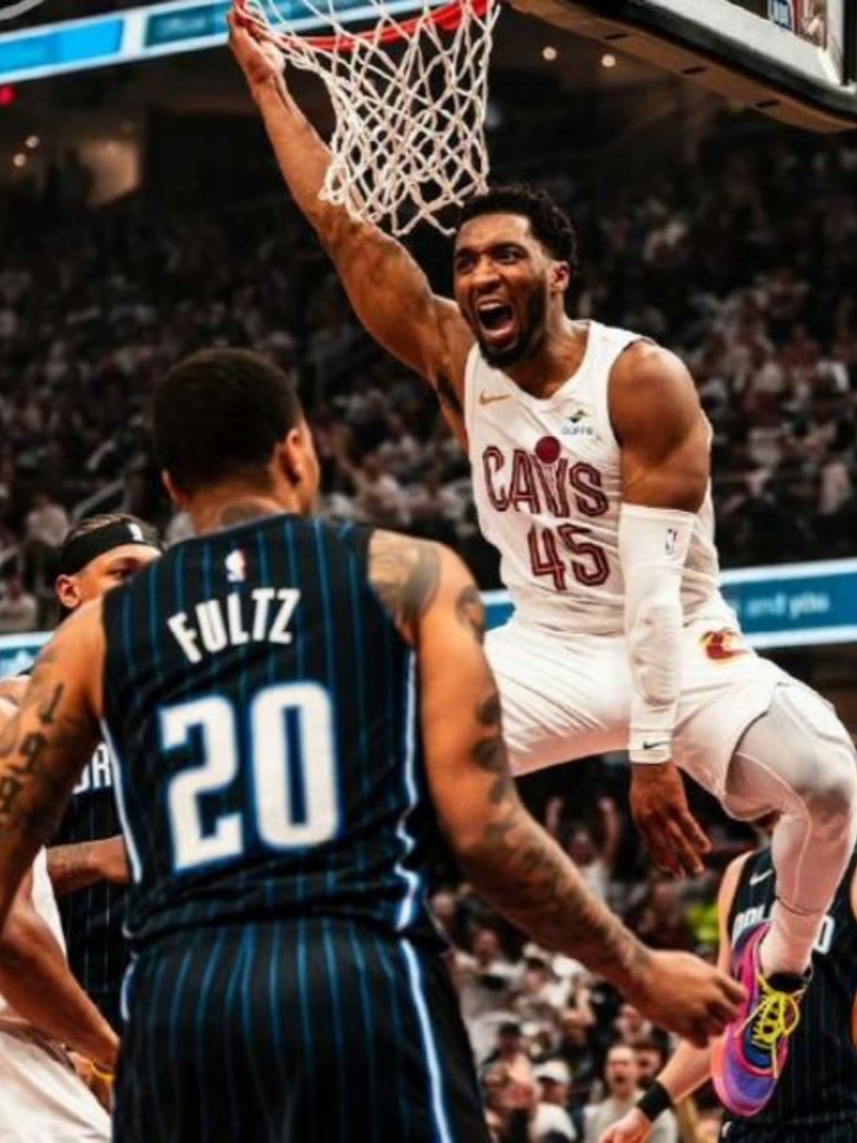 北京队完胜魔术，米切尔带队取胜