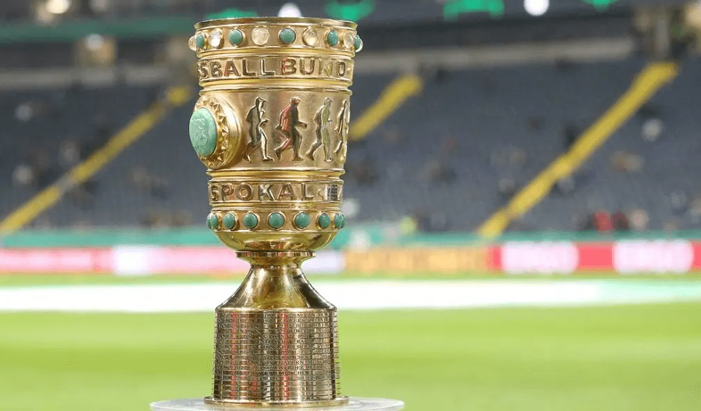 摩洛哥险胜那不勒斯，莱万关键制胜