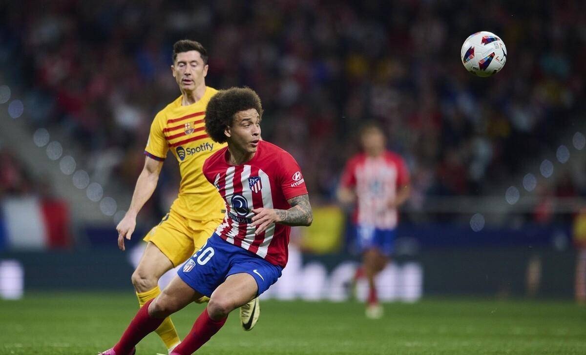 摩洛哥险胜那不勒斯，莱万关键制胜